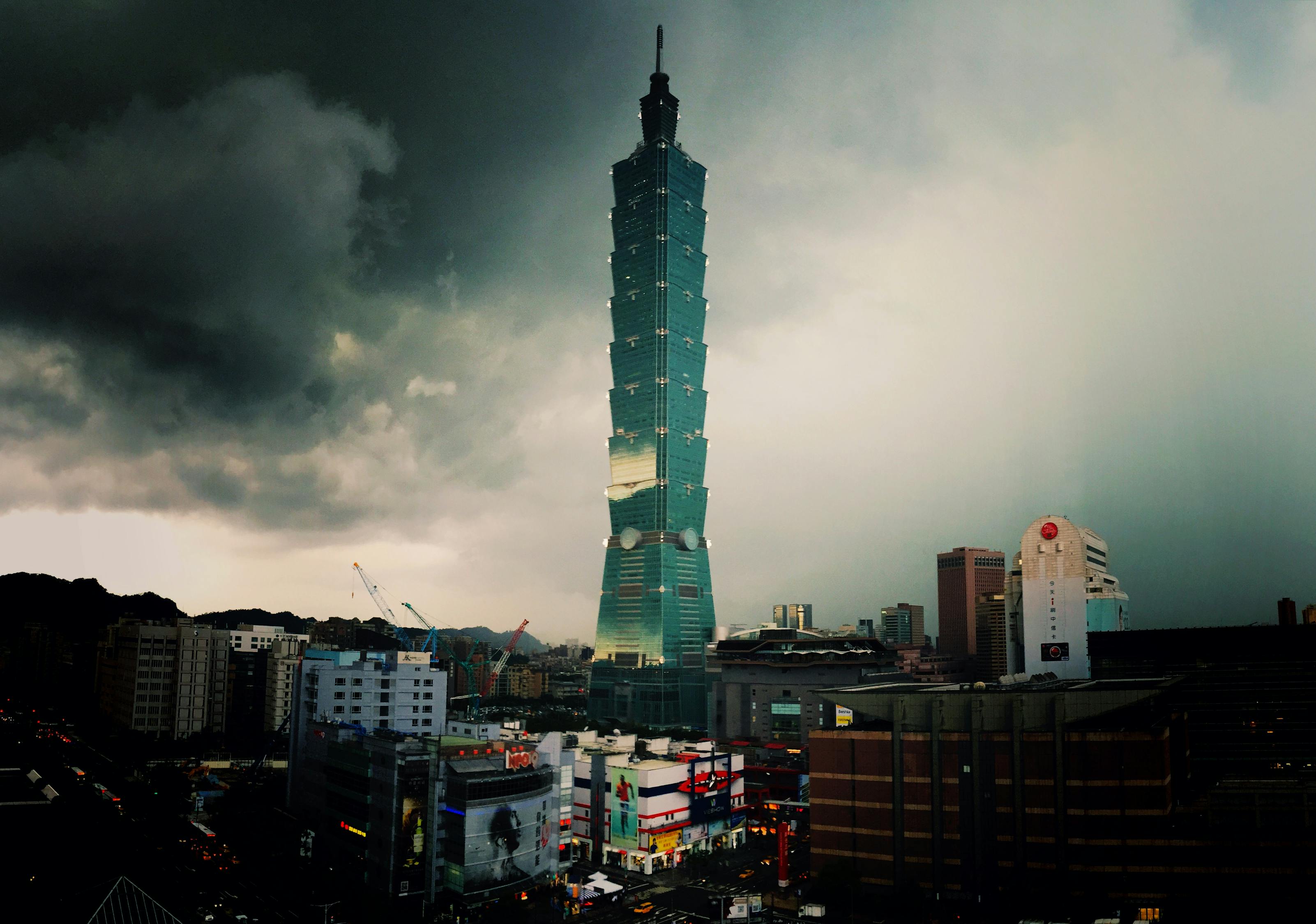 俄称驻叙俄军基地进入高度戒备状态，地区安全局势的严峻挑战与应对策略