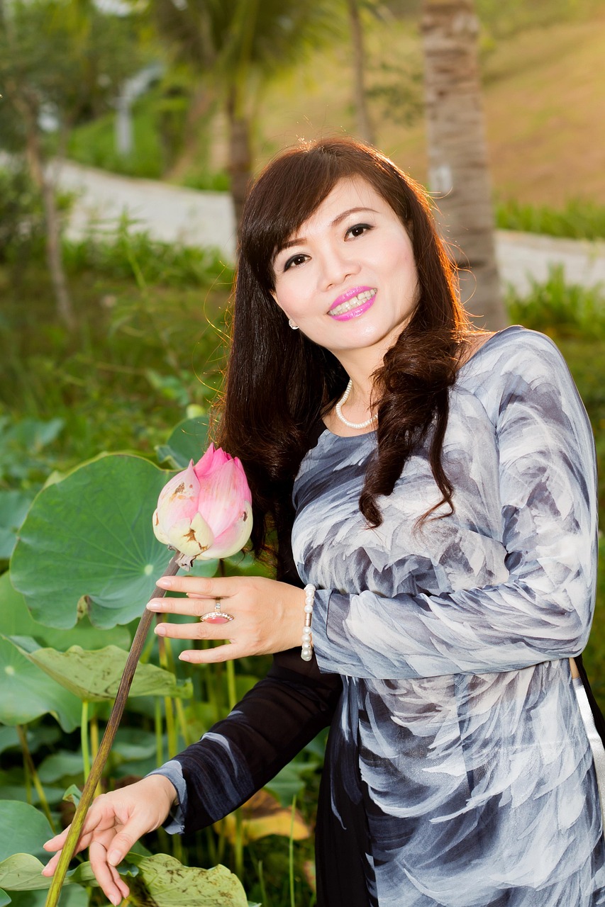 姜妍凭借南来北往获最佳女配角，演技之花，在光影间绽放